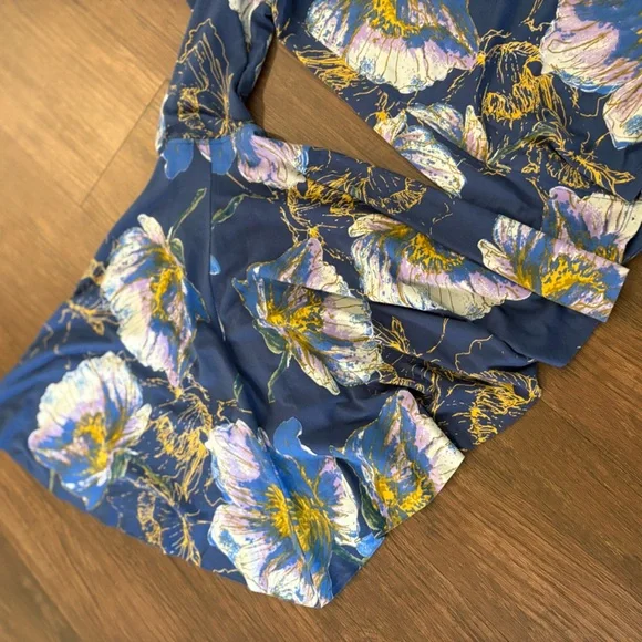 FREE PEOPLE BELL SLEEVES TOP - Picture 7 of 8